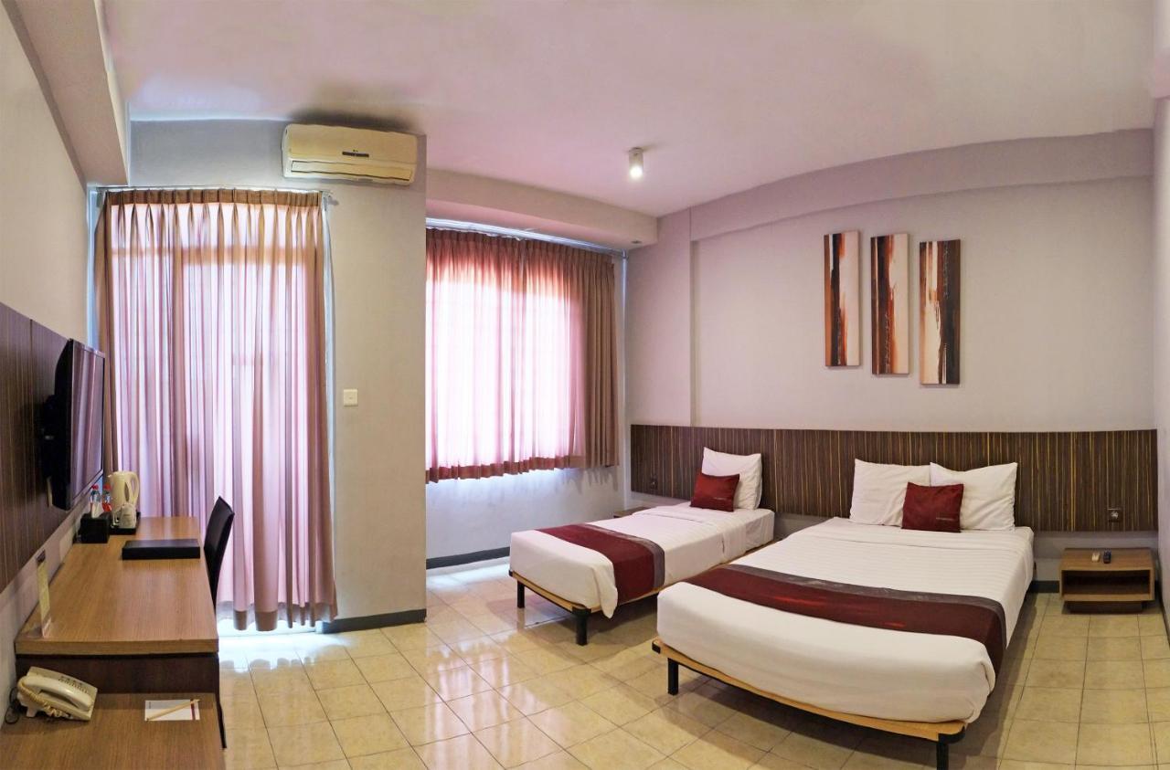 Valore Hotel Cimahi Esterno foto