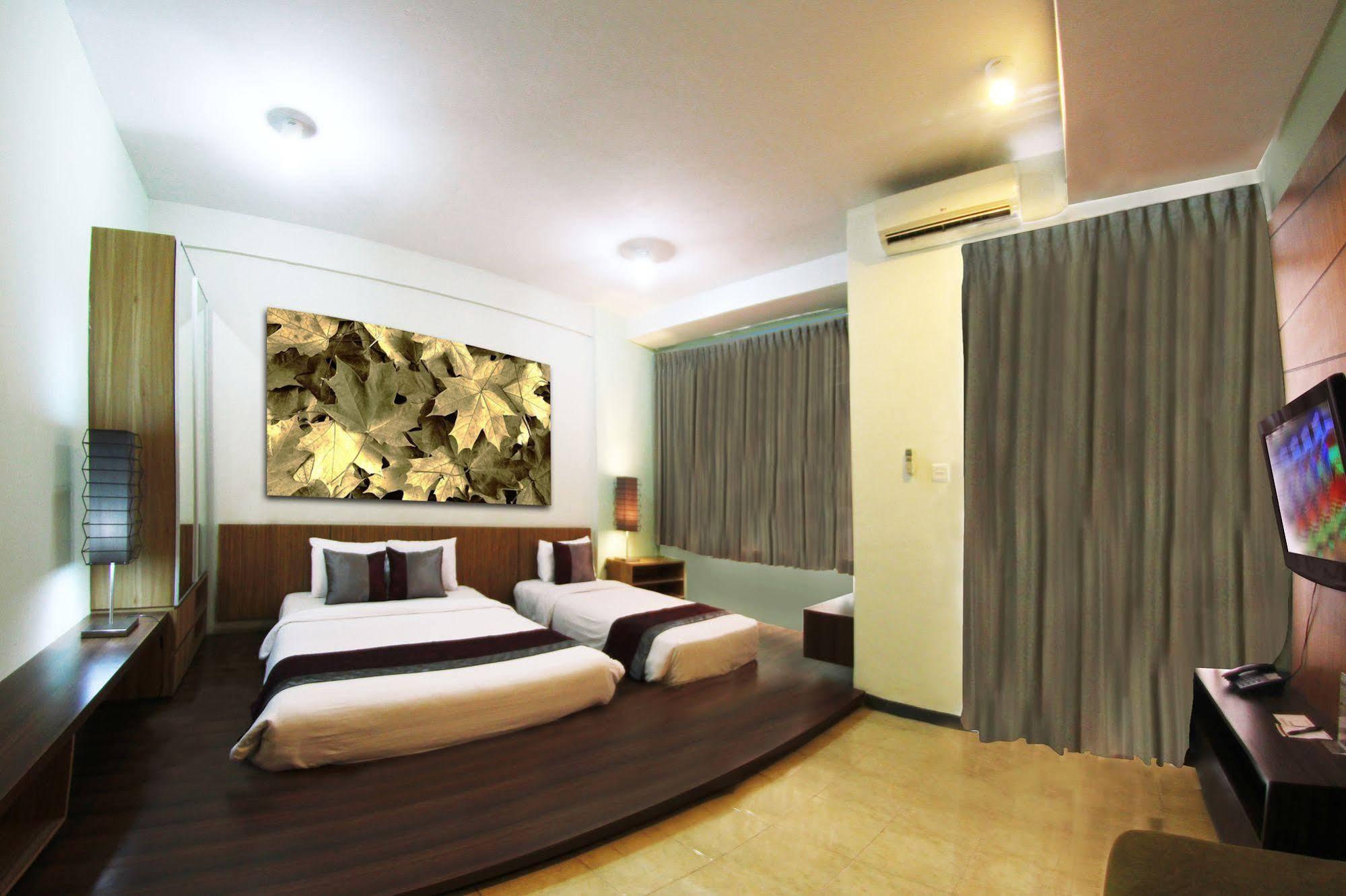 Valore Hotel Cimahi Esterno foto
