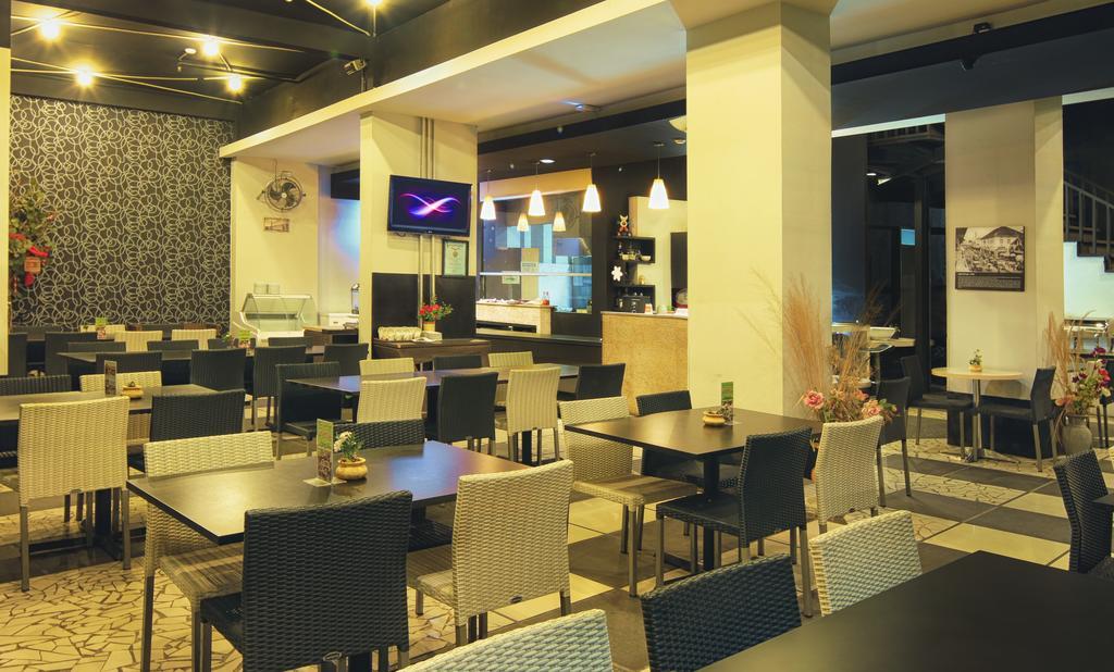 Valore Hotel Cimahi Esterno foto