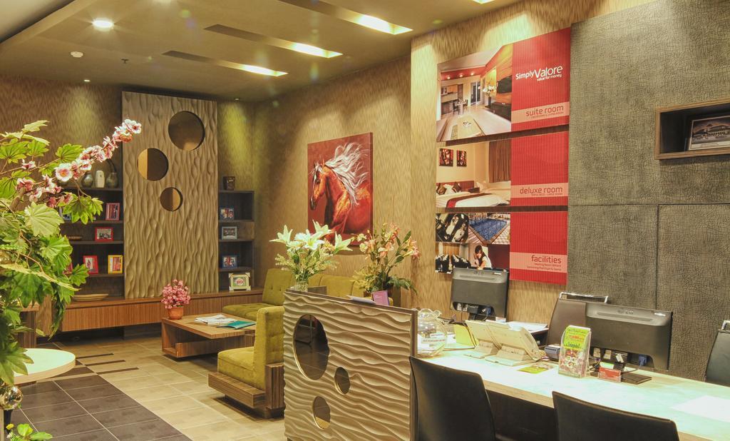 Valore Hotel Cimahi Esterno foto