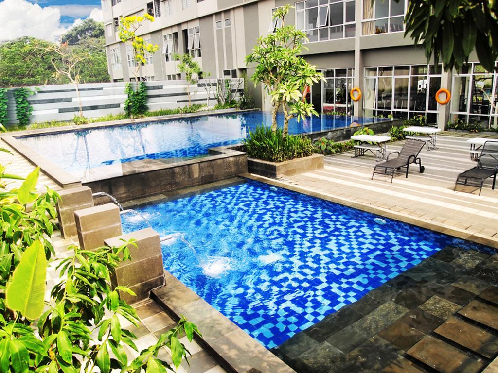 Valore Hotel Cimahi Esterno foto