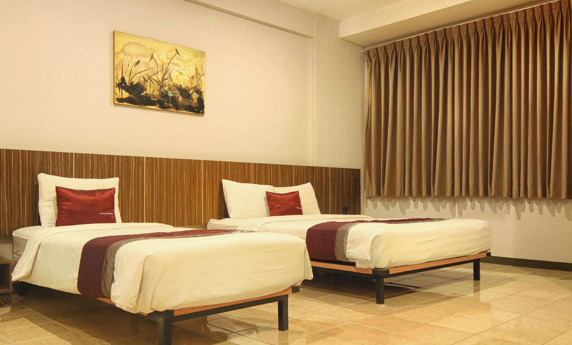 Valore Hotel Cimahi Esterno foto