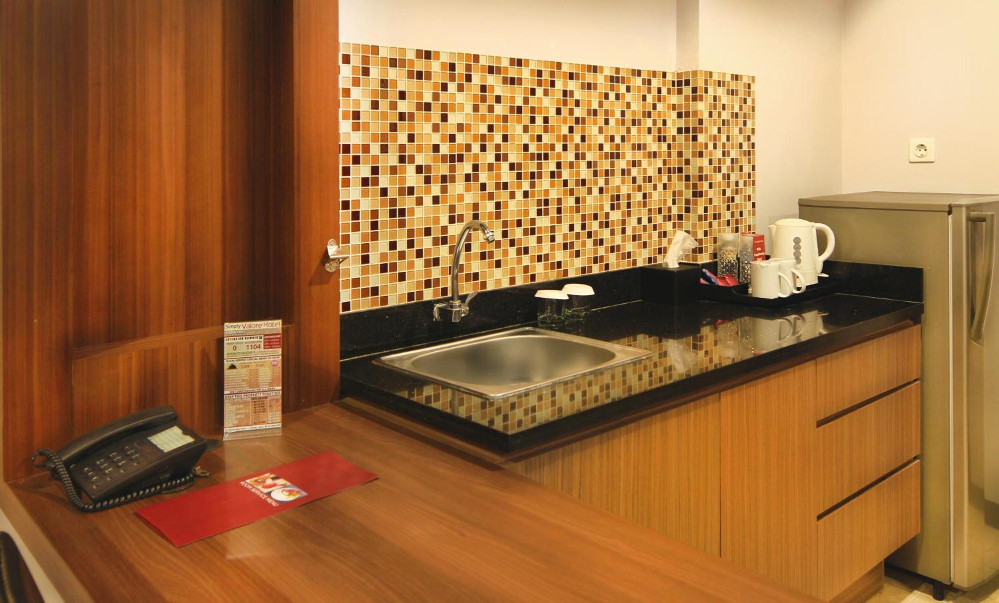 Valore Hotel Cimahi Esterno foto