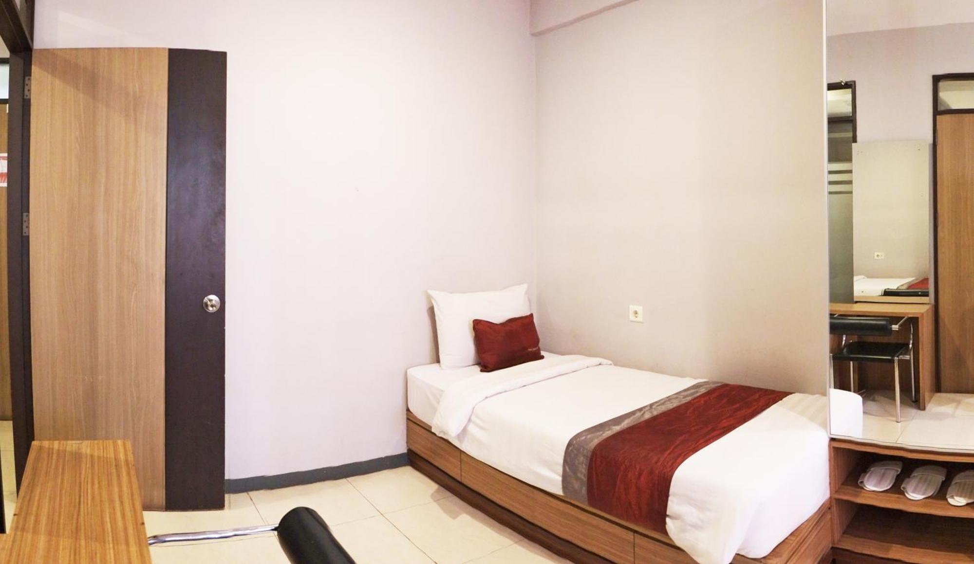 Valore Hotel Cimahi Esterno foto