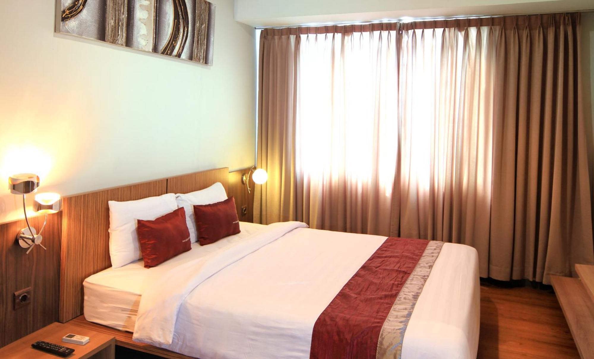Valore Hotel Cimahi Esterno foto