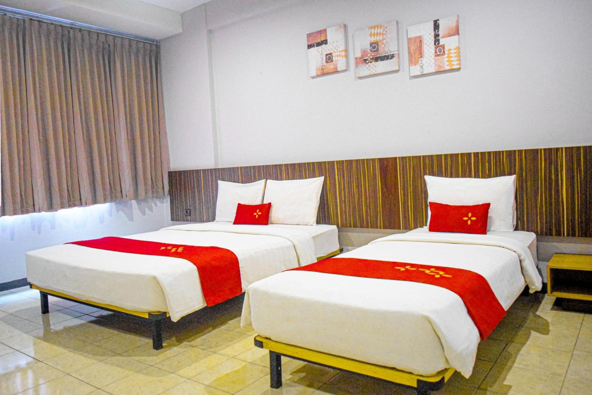 Valore Hotel Cimahi Esterno foto