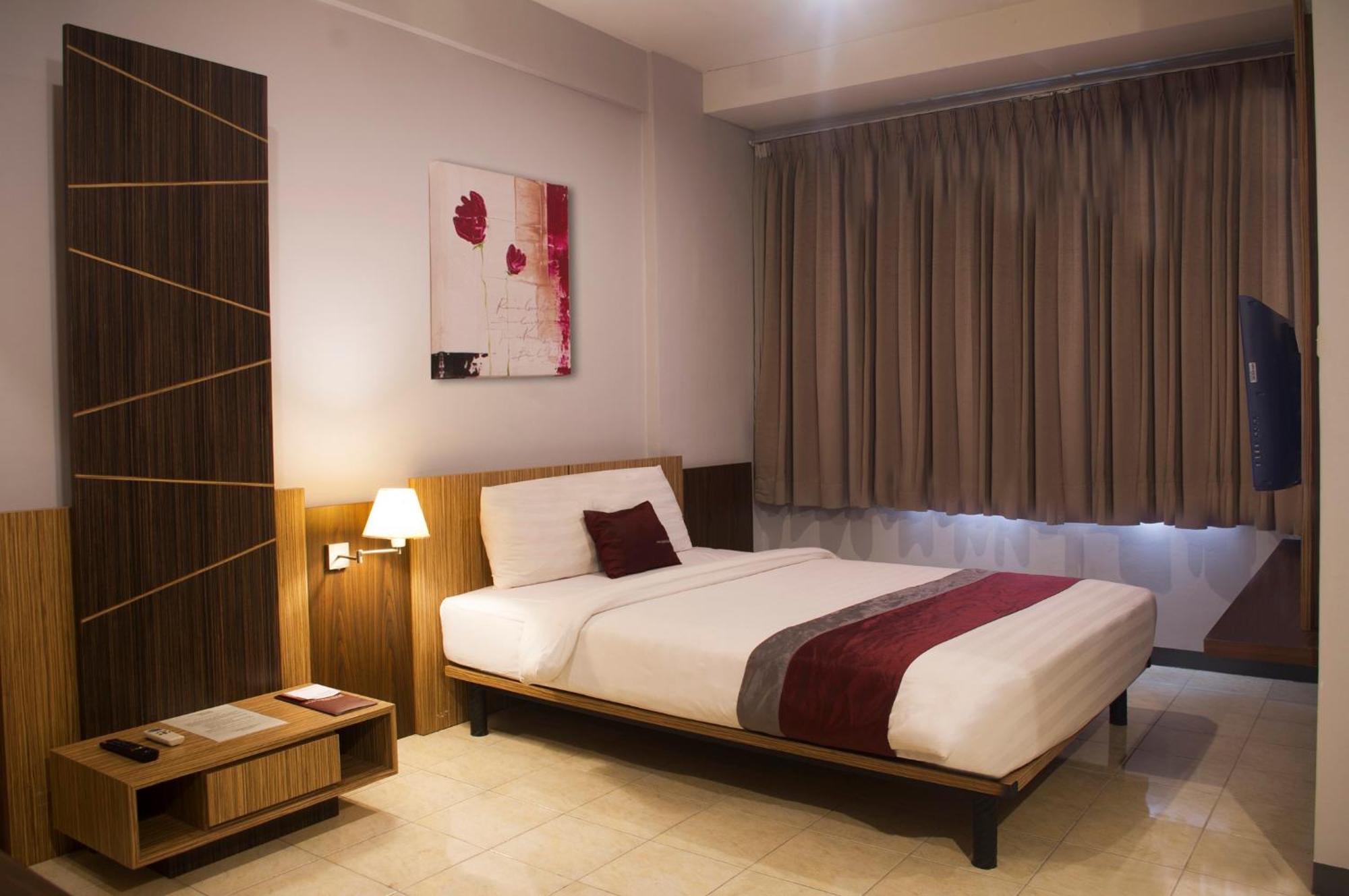 Valore Hotel Cimahi Esterno foto