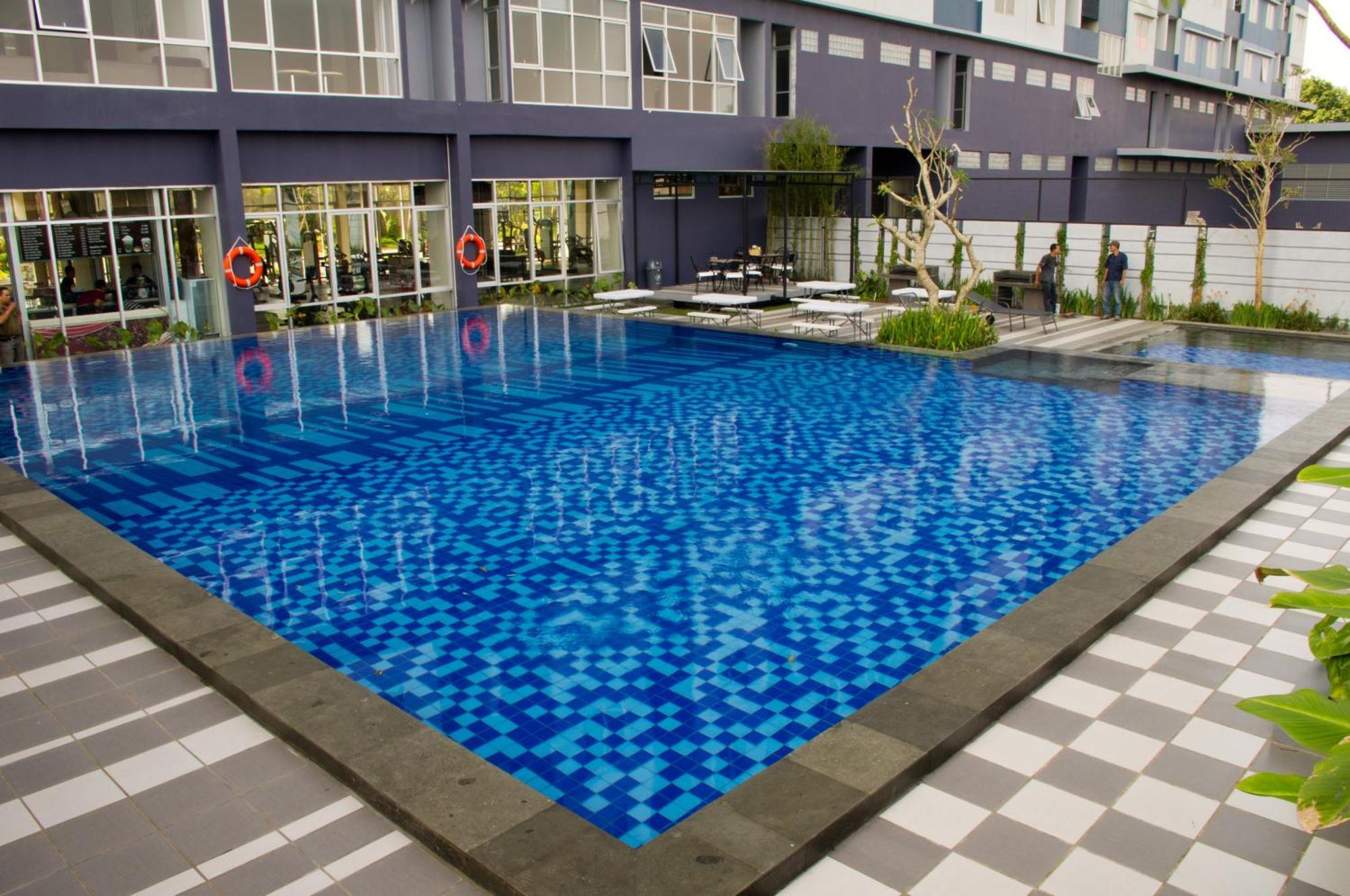 Valore Hotel Cimahi Esterno foto